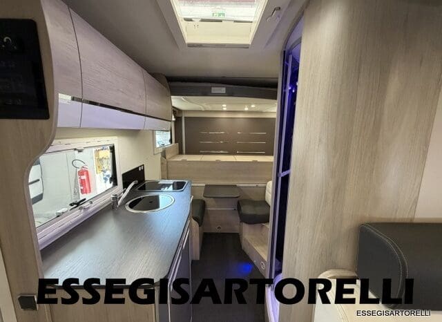 CHAUSSON FLASH 634 2018 SEMINTEGRALE BASCULANTE 5 POSTI KM 18.415 UNIPROPRIETARIO 636 CM pieno