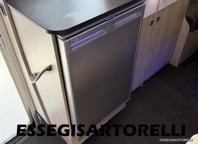 CHAUSSON FLASH 634 2018 SEMINTEGRALE BASCULANTE 5 POSTI KM 18.415 UNIPROPRIETARIO 636 CM pieno