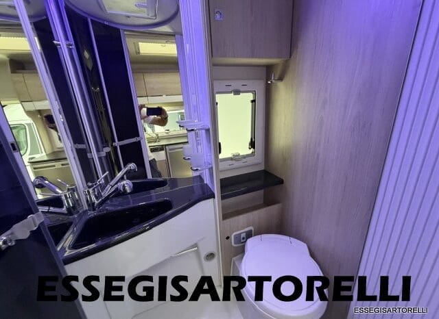 CHAUSSON FLASH 634 2018 SEMINTEGRALE BASCULANTE 5 POSTI KM 18.415 UNIPROPRIETARIO 636 CM pieno