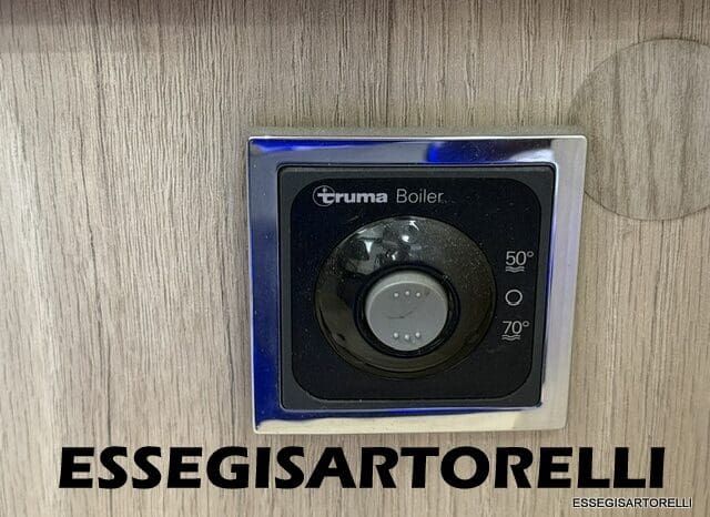 CHAUSSON FLASH 634 2018 SEMINTEGRALE BASCULANTE 5 POSTI KM 18.415 UNIPROPRIETARIO 636 CM pieno
