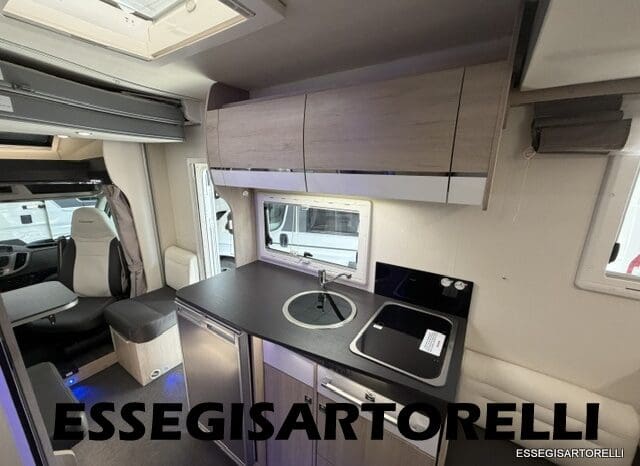 CHAUSSON FLASH 634 2018 SEMINTEGRALE BASCULANTE 5 POSTI KM 18.415 UNIPROPRIETARIO 636 CM pieno