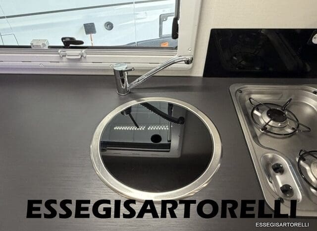 CHAUSSON FLASH 634 2018 SEMINTEGRALE BASCULANTE 5 POSTI KM 18.415 UNIPROPRIETARIO 636 CM pieno