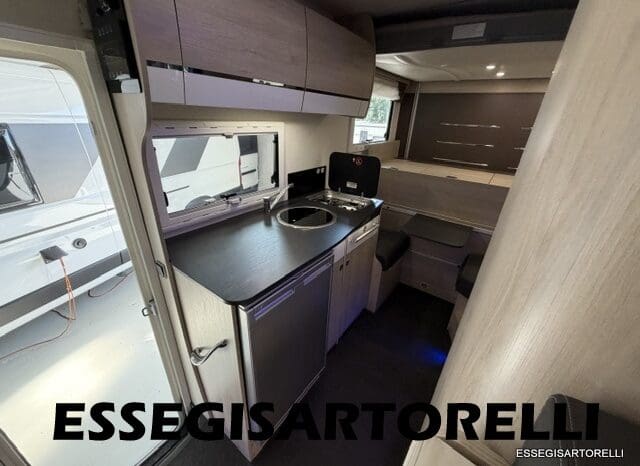 CHAUSSON FLASH 634 2018 SEMINTEGRALE BASCULANTE 5 POSTI KM 18.415 UNIPROPRIETARIO 636 CM pieno