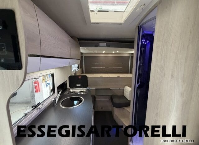 CHAUSSON FLASH 634 2018 SEMINTEGRALE BASCULANTE 5 POSTI KM 18.415 UNIPROPRIETARIO 636 CM pieno