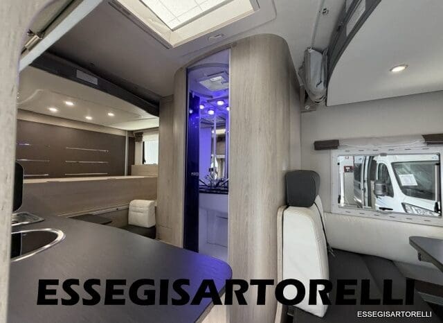 CHAUSSON FLASH 634 2018 SEMINTEGRALE BASCULANTE 5 POSTI KM 18.415 UNIPROPRIETARIO 636 CM pieno