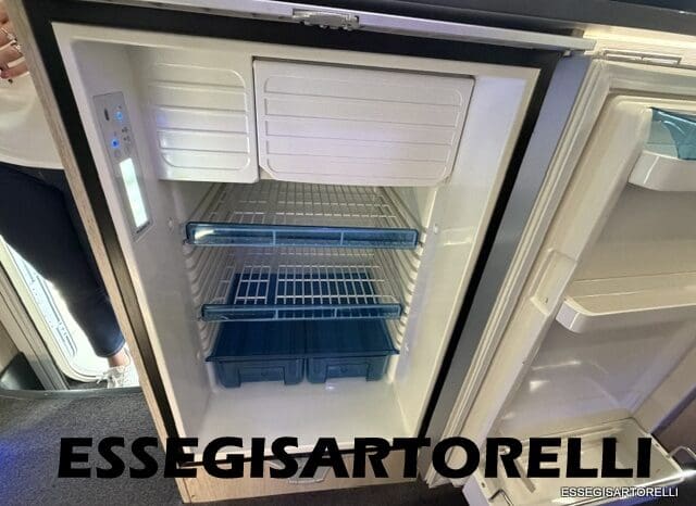 CHAUSSON FLASH 634 2018 SEMINTEGRALE BASCULANTE 5 POSTI KM 18.415 UNIPROPRIETARIO 636 CM pieno