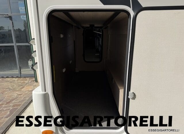 CHAUSSON FLASH 634 2018 SEMINTEGRALE BASCULANTE 5 POSTI KM 18.415 UNIPROPRIETARIO 636 CM pieno
