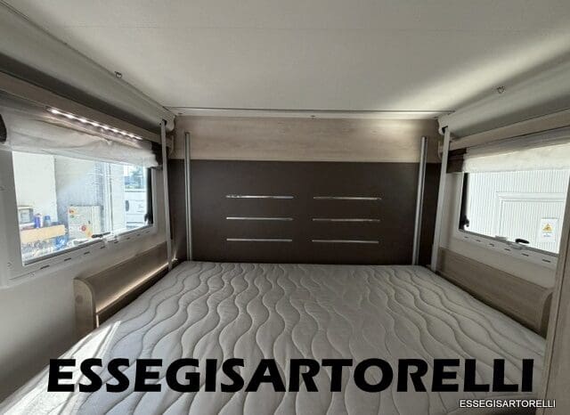 CHAUSSON FLASH 634 2018 SEMINTEGRALE BASCULANTE 5 POSTI KM 18.415 UNIPROPRIETARIO 636 CM pieno