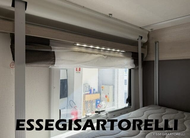 CHAUSSON FLASH 634 2018 SEMINTEGRALE BASCULANTE 5 POSTI KM 18.415 UNIPROPRIETARIO 636 CM pieno