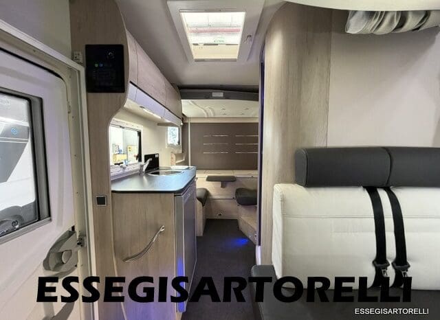 CHAUSSON FLASH 634 2018 SEMINTEGRALE BASCULANTE 5 POSTI KM 18.415 UNIPROPRIETARIO 636 CM pieno