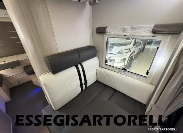 CHAUSSON FLASH 634 2018 SEMINTEGRALE BASCULANTE 5 POSTI KM 18.415 UNIPROPRIETARIO 636 CM pieno