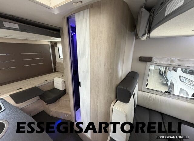 CHAUSSON FLASH 634 2018 SEMINTEGRALE BASCULANTE 5 POSTI KM 18.415 UNIPROPRIETARIO 636 CM pieno