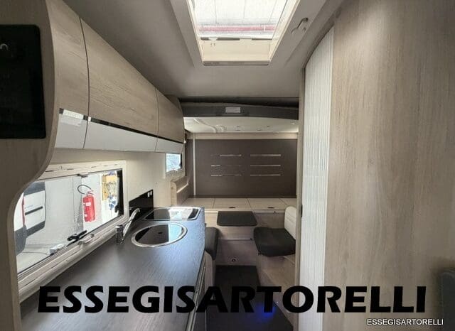 CHAUSSON FLASH 634 2018 SEMINTEGRALE BASCULANTE 5 POSTI KM 18.415 UNIPROPRIETARIO 636 CM pieno
