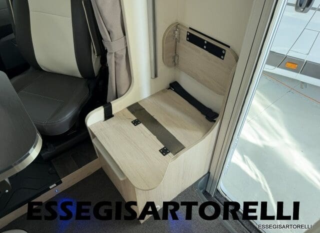 CHAUSSON FLASH 634 2018 SEMINTEGRALE BASCULANTE 5 POSTI KM 18.415 UNIPROPRIETARIO 636 CM pieno