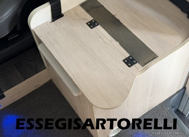 CHAUSSON FLASH 634 2018 SEMINTEGRALE BASCULANTE 5 POSTI KM 18.415 UNIPROPRIETARIO 636 CM pieno