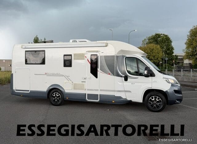 ROLLER TEAM GRANDUCA 265 P GARAGE 2015 FULL LETTO NAUTICO DOPPIO CLIMA pieno