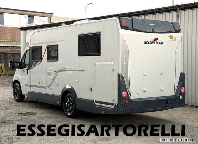 ROLLER TEAM GRANDUCA 265 P GARAGE 2015 FULL LETTO NAUTICO DOPPIO CLIMA pieno