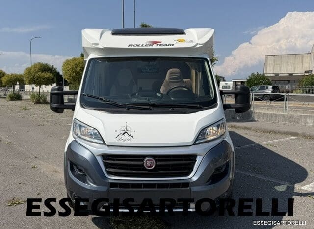 ROLLER TEAM GRANDUCA 265 P GARAGE 2015 FULL LETTO NAUTICO DOPPIO CLIMA pieno