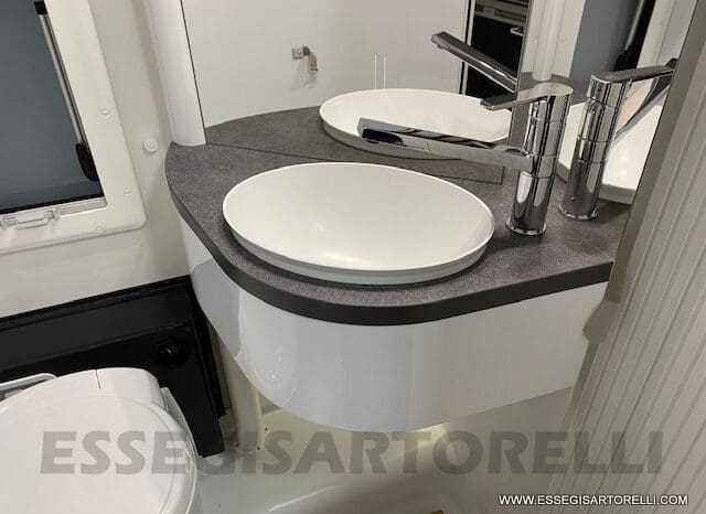 CHAUSSON EXCLUSIVE LINE 660 170 CV AUTOMATICO 699 CM 2022 solo 1.910 KM ! pieno