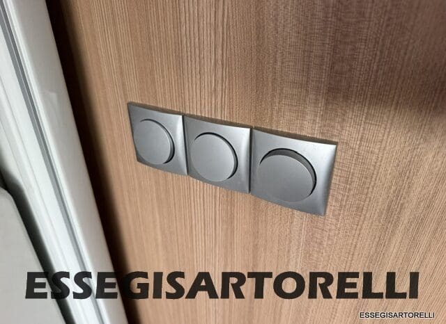 ADRIA MATRIX M 680 SP GARAGE E BASCULANTE 2013 5 POSTI OMOLOGATI DOPPIO CLIMA pieno