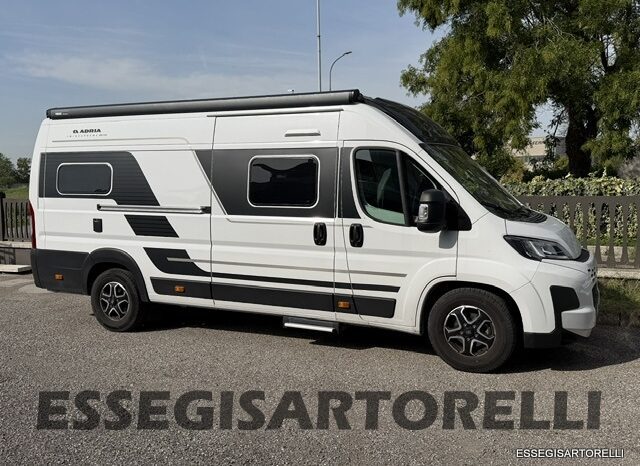 ADRIA TWIN 640 SGX SUPREME EDITION UNIPROPR. 08/2025 VAN 35H 7.900 km pieno