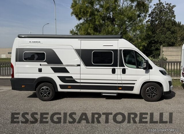 ADRIA TWIN 640 SGX SUPREME EDITION UNIPROPR. 08/2025 VAN 35H 7.900 km pieno