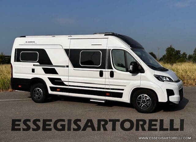 ADRIA TWIN 640 SGX SUPREME EDITION UNIPROPR. 08/2025 VAN 35H 7.900 km pieno