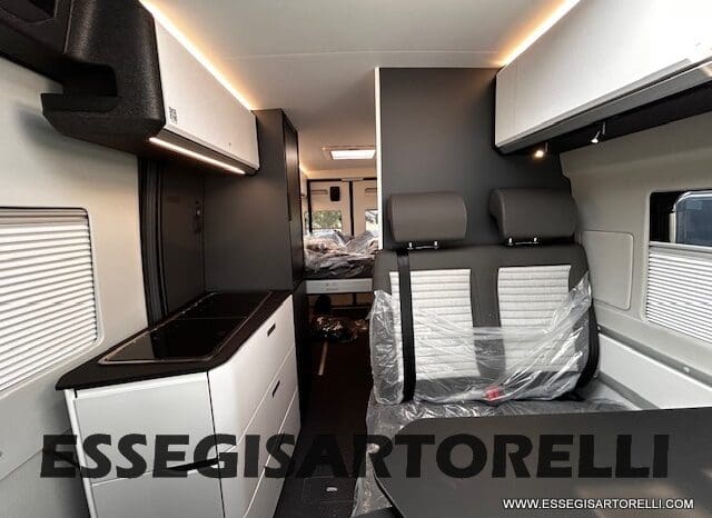 ADRIA TWIN 640 SGX SUPREME EDITION UNIPROPR. 08/2025 VAN 35H 7.900 km pieno
