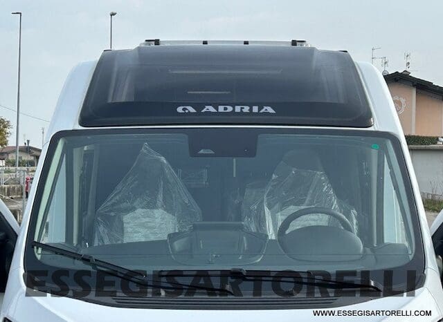 ADRIA TWIN 640 SGX SUPREME EDITION UNIPROPR. 08/2025 VAN 35H 7.900 km pieno