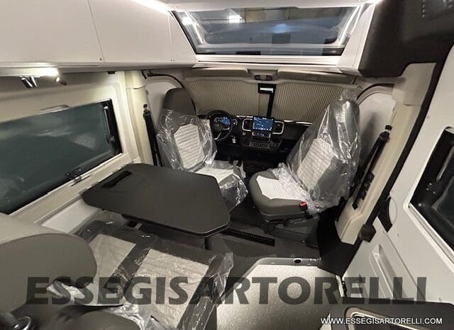 ADRIA TWIN 640 SGX SUPREME EDITION UNIPROPR. 08/2025 VAN 35H 7.900 km pieno