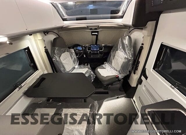 ADRIA TWIN 640 SGX SUPREME EDITION UNIPROPR. 08/2025 VAN 35H 7.900 km pieno