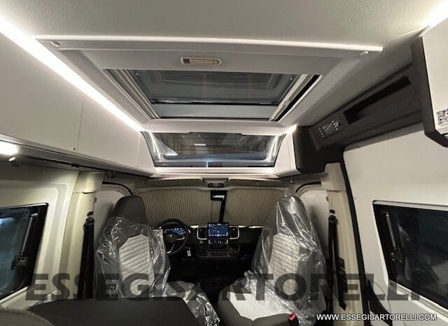 ADRIA TWIN 640 SGX SUPREME EDITION UNIPROPR. 08/2025 VAN 35H 7.900 km pieno