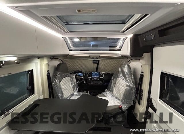 ADRIA TWIN 640 SGX SUPREME EDITION UNIPROPR. 08/2025 VAN 35H 7.900 km pieno