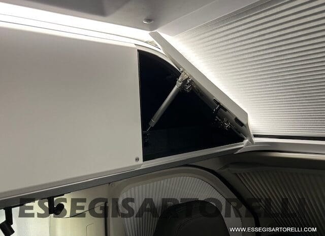 ADRIA TWIN 640 SGX SUPREME EDITION UNIPROPR. 08/2025 VAN 35H 7.900 km pieno