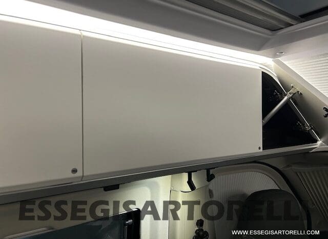 ADRIA TWIN 640 SGX SUPREME EDITION UNIPROPR. 08/2025 VAN 35H 7.900 km pieno