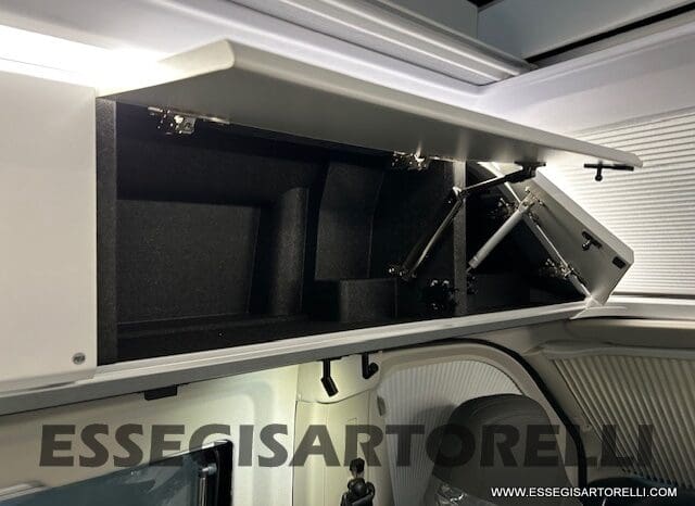 ADRIA TWIN 640 SGX SUPREME EDITION UNIPROPR. 08/2025 VAN 35H 7.900 km pieno