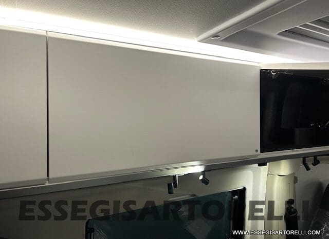 ADRIA TWIN 640 SGX SUPREME EDITION UNIPROPR. 08/2025 VAN 35H 7.900 km pieno