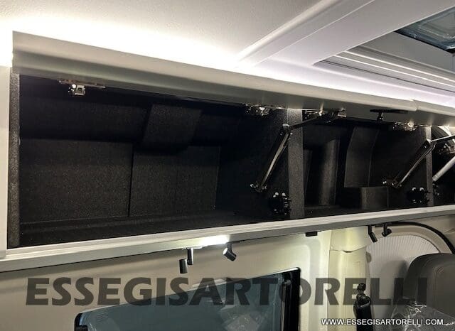 ADRIA TWIN 640 SGX SUPREME EDITION UNIPROPR. 08/2025 VAN 35H 7.900 km pieno