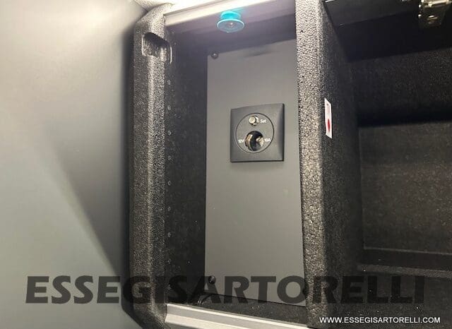 ADRIA TWIN 640 SGX SUPREME EDITION UNIPROPR. 08/2025 VAN 35H 7.900 km pieno