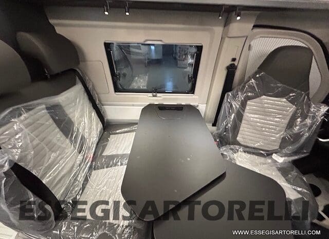ADRIA TWIN 640 SGX SUPREME EDITION UNIPROPR. 08/2025 VAN 35H 7.900 km pieno