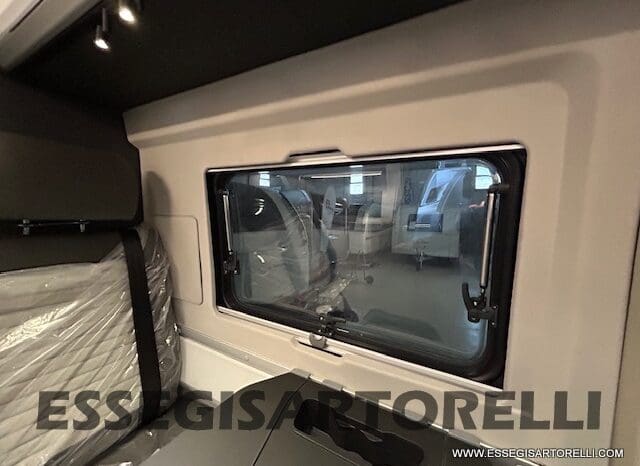 ADRIA TWIN 640 SGX SUPREME EDITION UNIPROPR. 08/2025 VAN 35H 7.900 km pieno