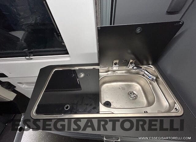 ADRIA TWIN 640 SGX SUPREME EDITION UNIPROPR. 08/2025 VAN 35H 7.900 km pieno