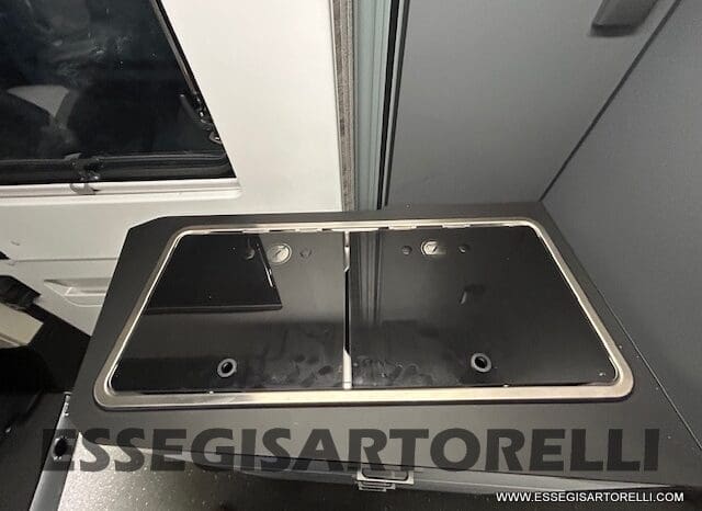 ADRIA TWIN 640 SGX SUPREME EDITION UNIPROPR. 08/2025 VAN 35H 7.900 km pieno