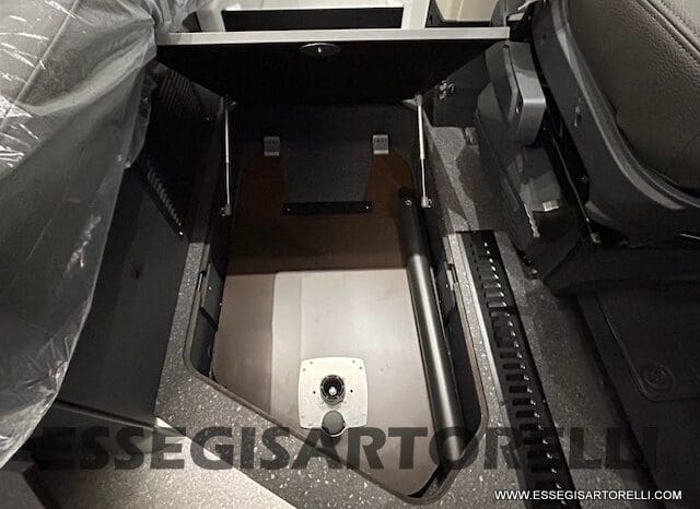 ADRIA TWIN 640 SGX SUPREME EDITION UNIPROPR. 08/2025 VAN 35H 7.900 km pieno