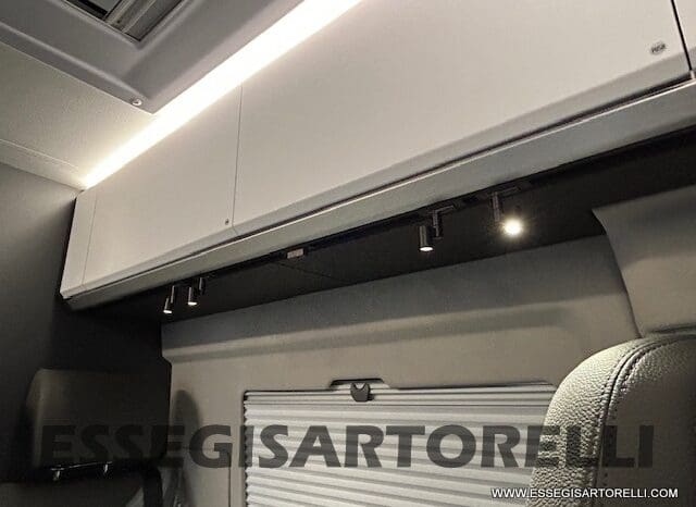 ADRIA TWIN 640 SGX SUPREME EDITION UNIPROPR. 08/2025 VAN 35H 7.900 km pieno