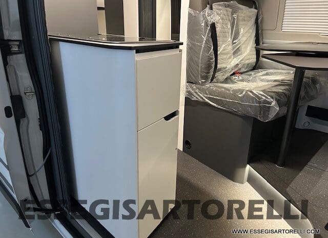 ADRIA TWIN 640 SGX SUPREME EDITION UNIPROPR. 08/2025 VAN 35H 7.900 km pieno