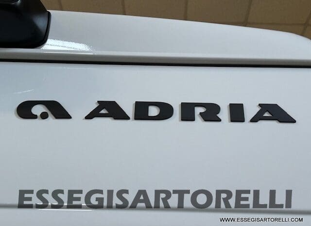 ADRIA TWIN 640 SGX SUPREME EDITION UNIPROPR. 08/2025 VAN 35H 7.900 km pieno