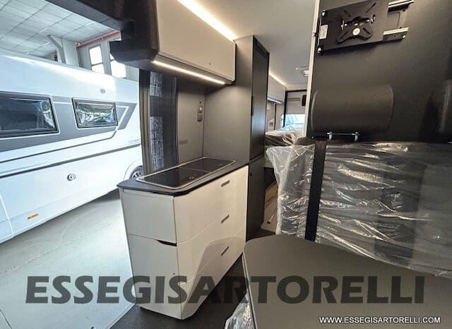 ADRIA TWIN 640 SGX SUPREME EDITION UNIPROPR. 08/2025 VAN 35H 7.900 km pieno