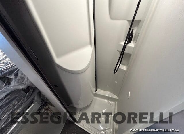 ADRIA TWIN 640 SGX SUPREME EDITION UNIPROPR. 08/2025 VAN 35H 7.900 km pieno