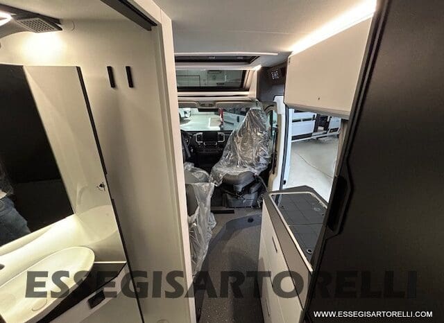 ADRIA TWIN 640 SGX SUPREME EDITION UNIPROPR. 08/2025 VAN 35H 7.900 km pieno